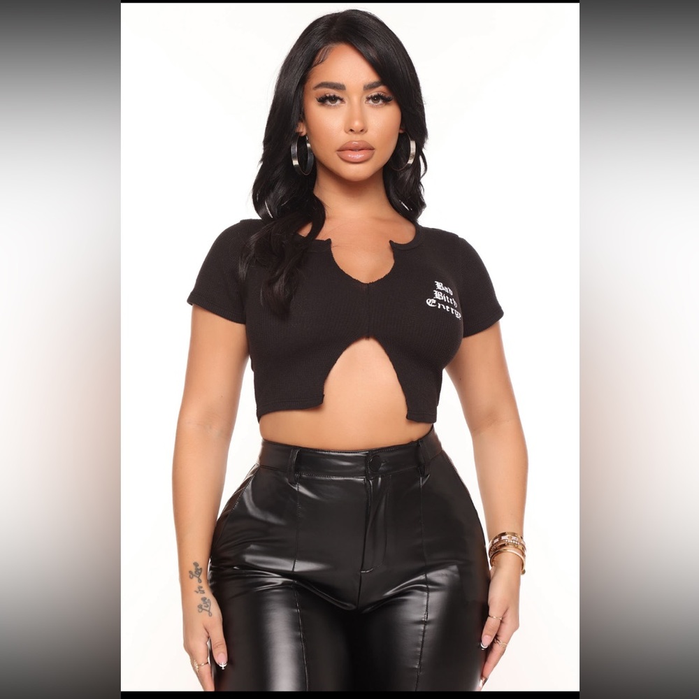Fashion Nova Radiating energy crop top